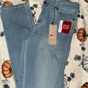 Womens Levi’s